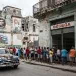 Bloqueo estadounidense a PDVSA empuja al régimen cubano hacia el colapso económico e intensifica crisis humanitaria